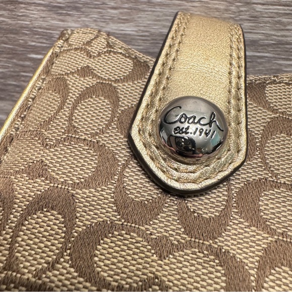 Coach Y2K Gold Signature C Electronic Case Card Holder Pouch magnetic closure - Picture 4 of 15